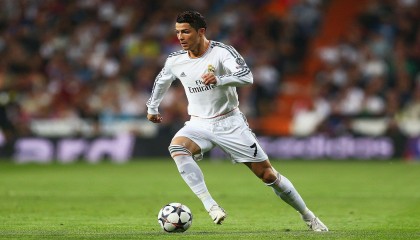 坎通纳或重返老特拉福德？阿联酋财团力邀传奇担任曼联收购案形象大使